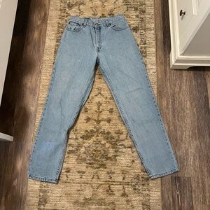 Light wash Vintage Levi’s 550 Jeans